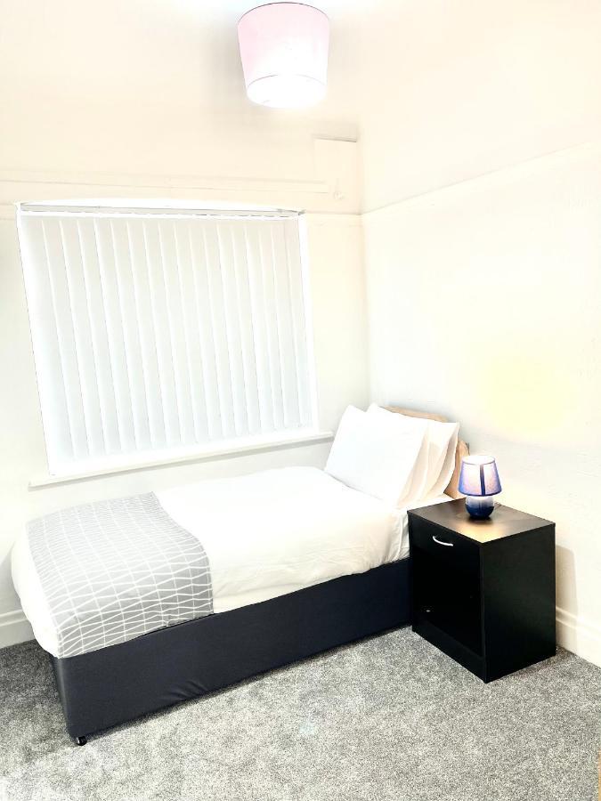 Lotus Home Wallasey Bagian luar foto