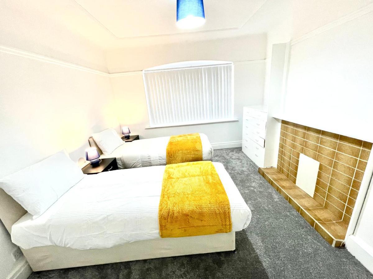 Lotus Home Wallasey Bagian luar foto