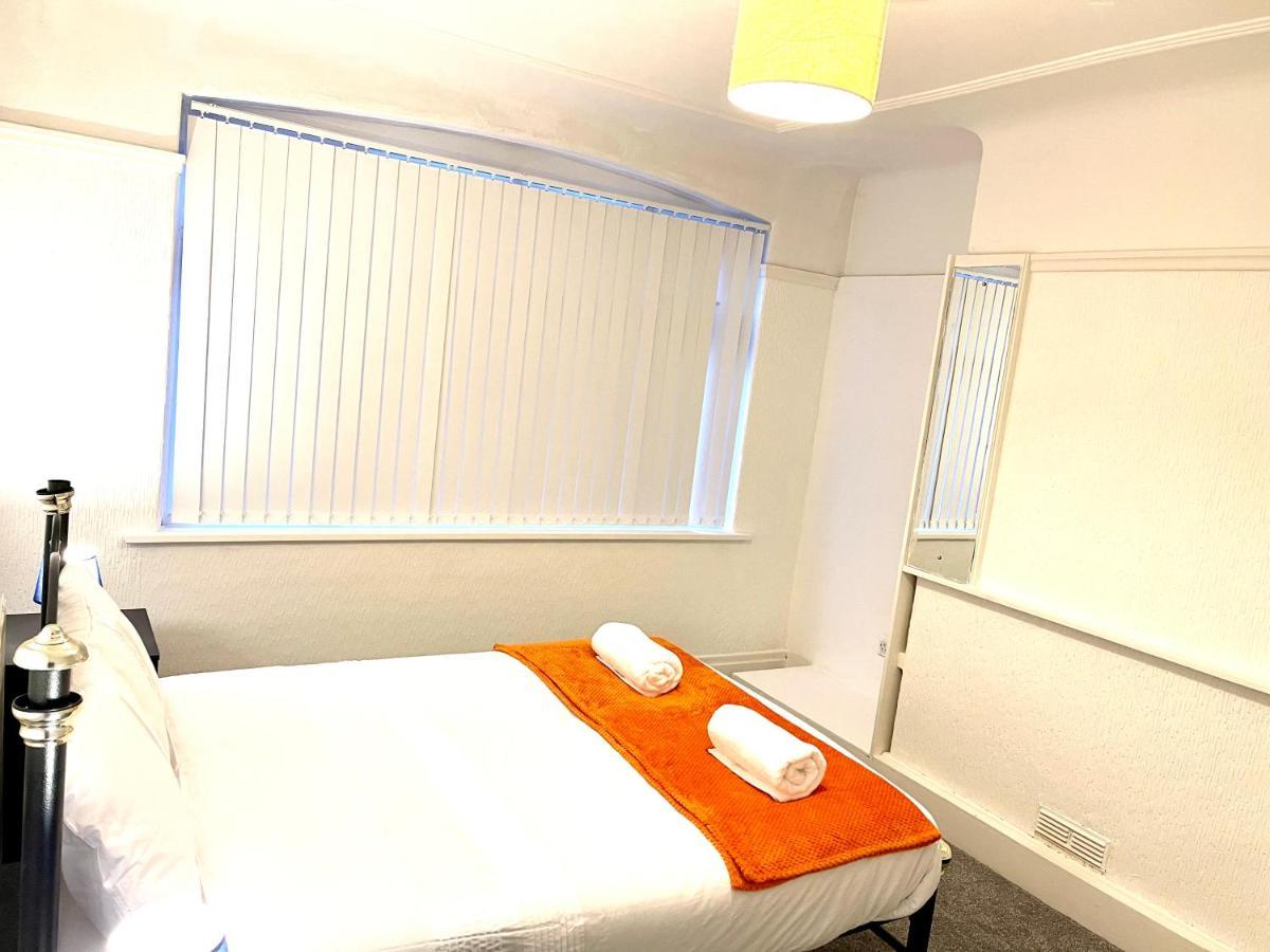 Lotus Home Wallasey Bagian luar foto