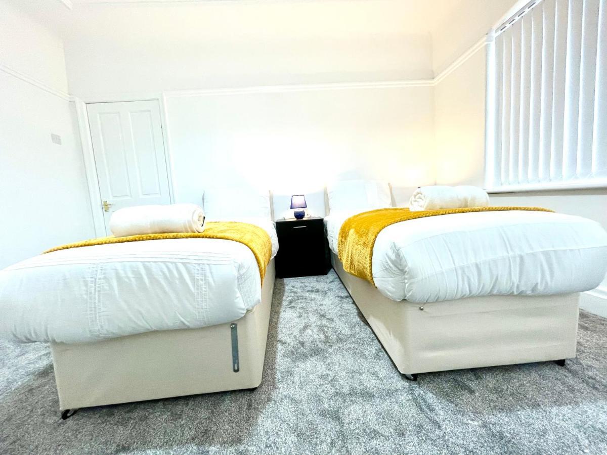 Lotus Home Wallasey Bagian luar foto