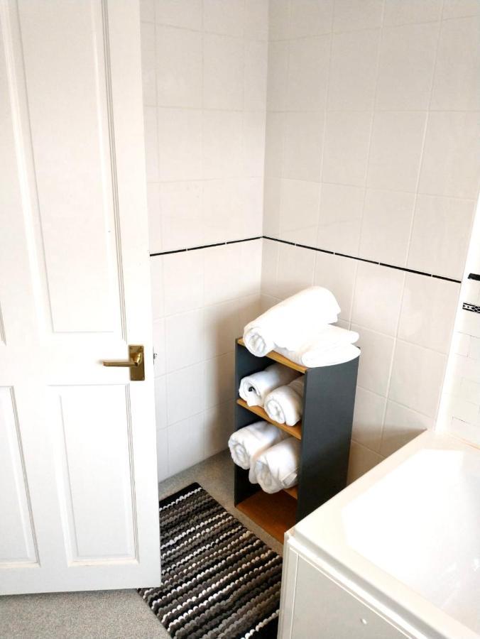 Lotus Home Wallasey Bagian luar foto